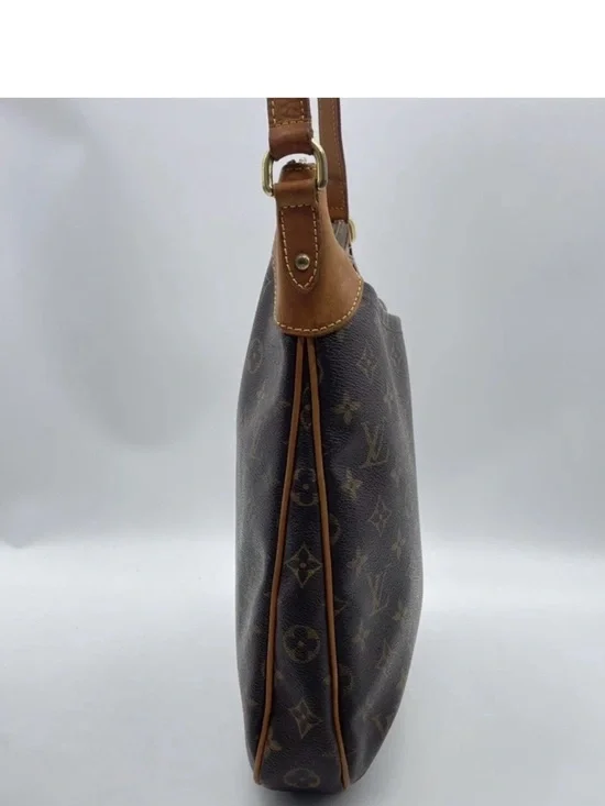 Louis Vuitton Monogram Shoulder Bag in Brown and Tan - Picture 5 of 12